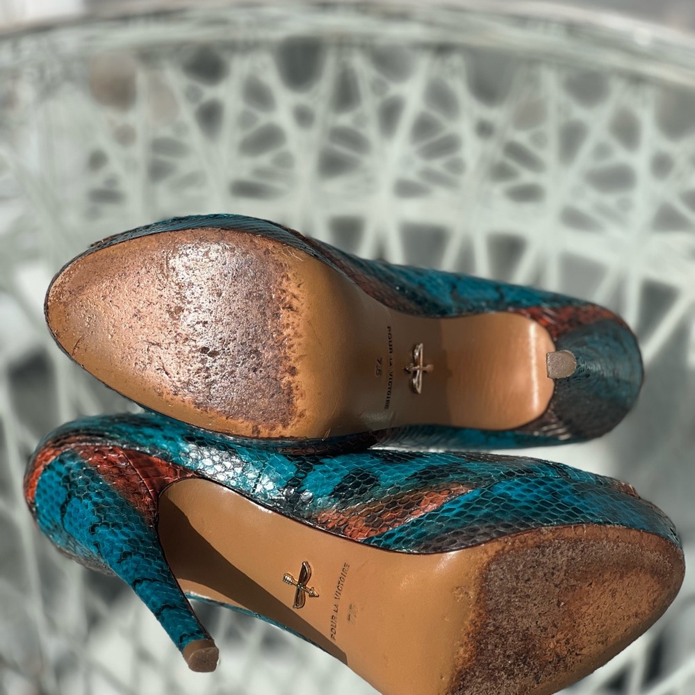 Pour La Victoire Python Peep Toe Platform 7.5 - image 5